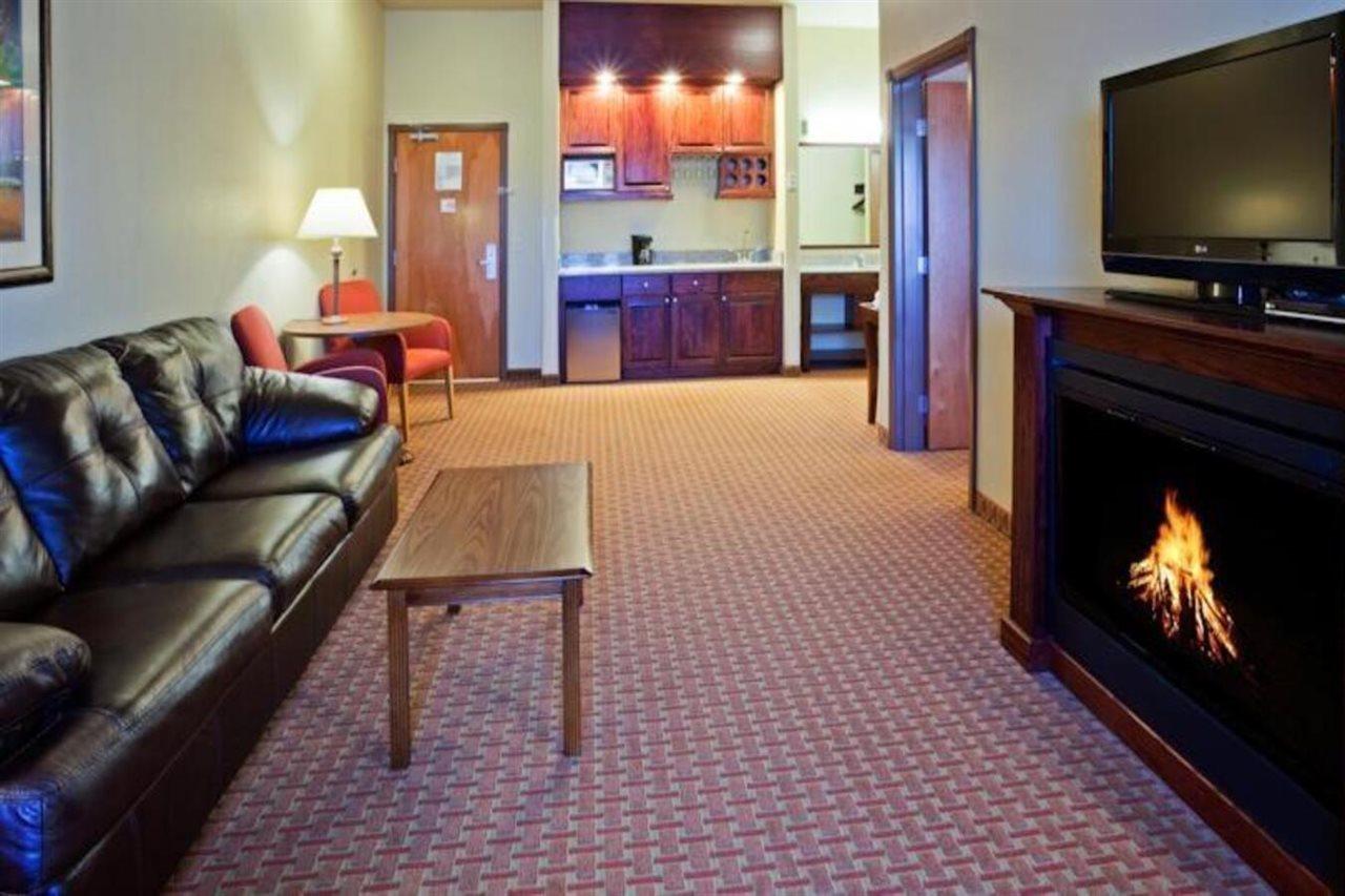 Baymont Inn & Suites By Wyndham Sturgis Esterno foto