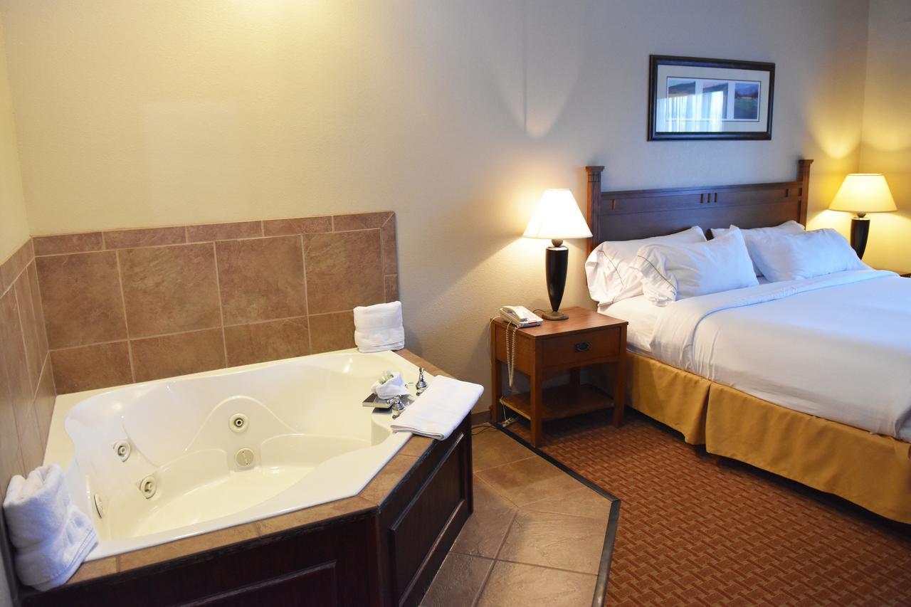 Baymont Inn & Suites By Wyndham Sturgis Esterno foto