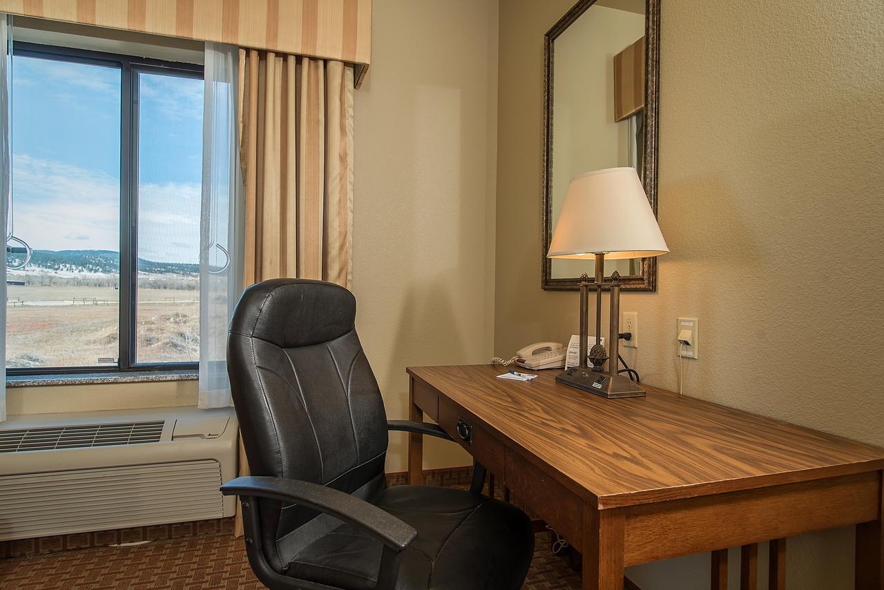 Baymont Inn & Suites By Wyndham Sturgis Esterno foto