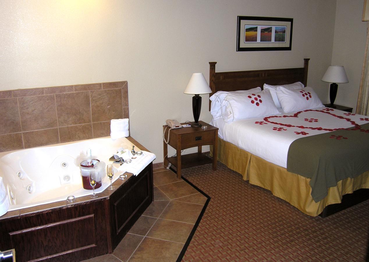 Baymont Inn & Suites By Wyndham Sturgis Esterno foto