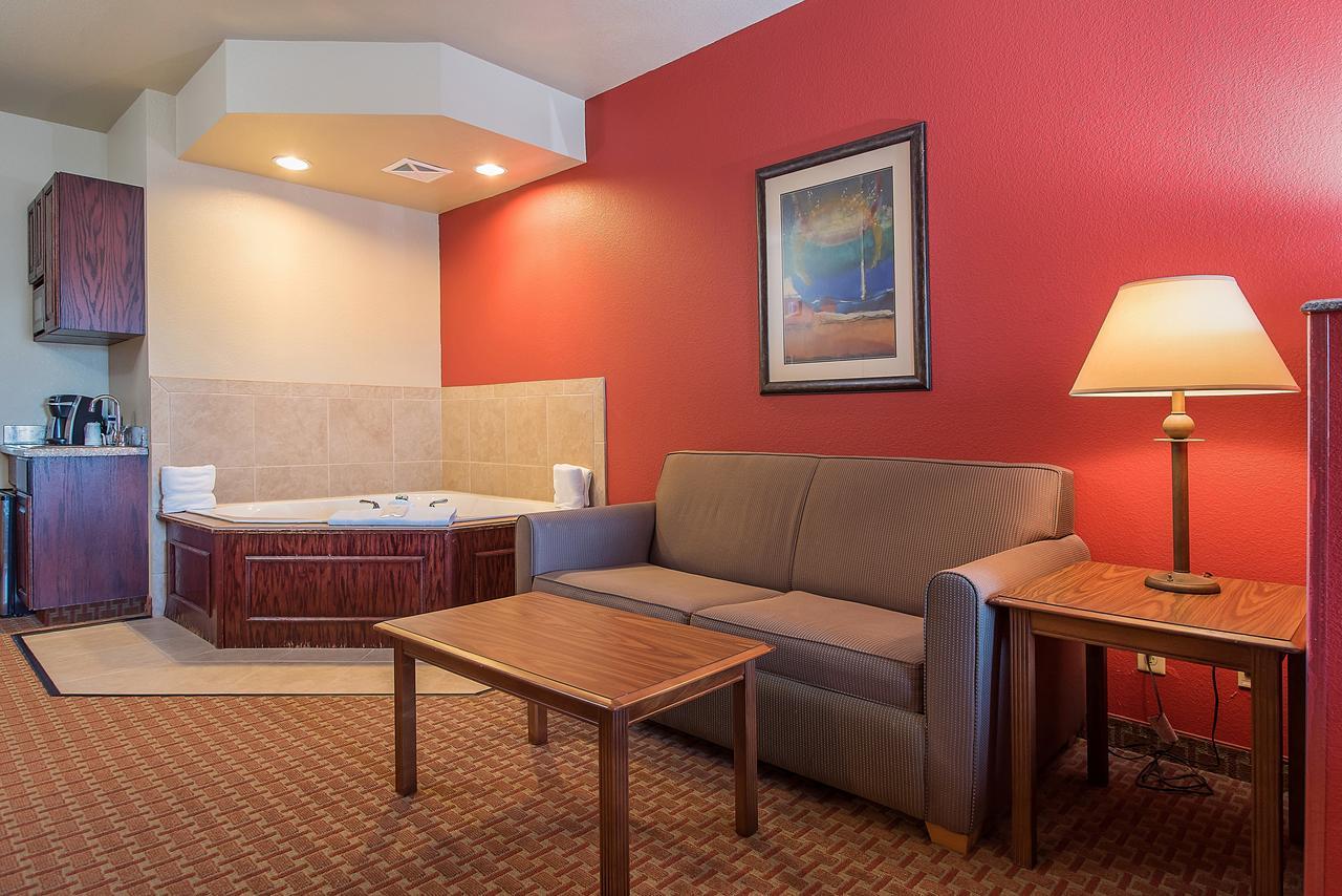 Baymont Inn & Suites By Wyndham Sturgis Esterno foto