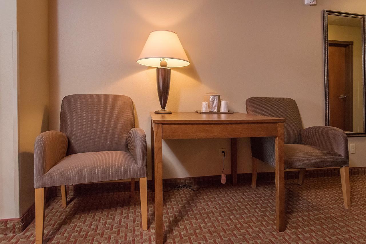 Baymont Inn & Suites By Wyndham Sturgis Esterno foto